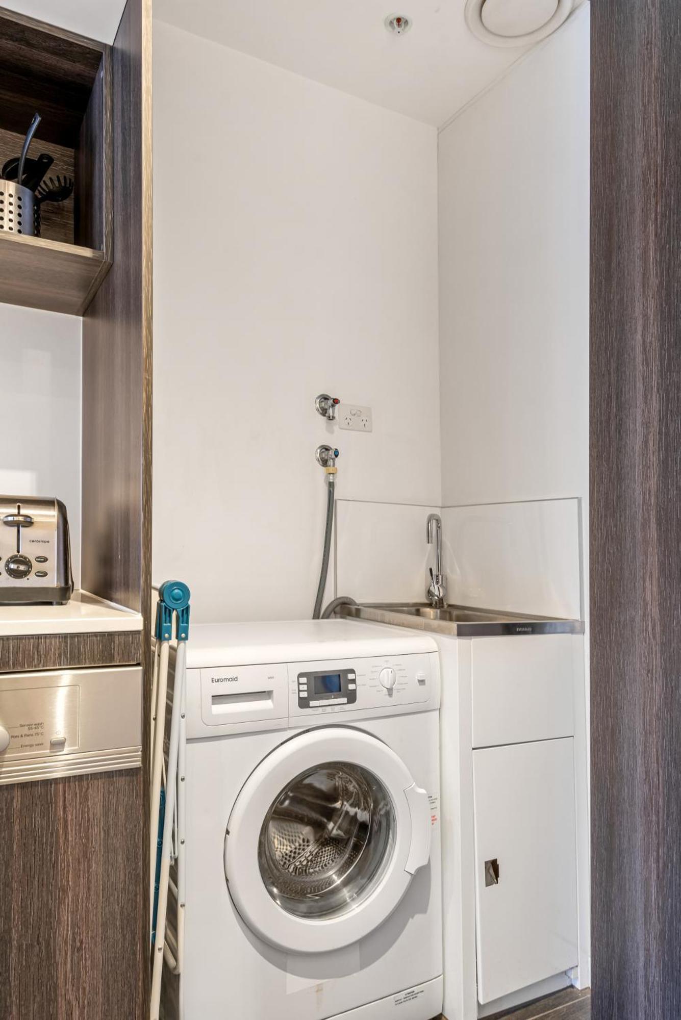 Complete Host Halo Apartments Melbourne Oda fotoğraf